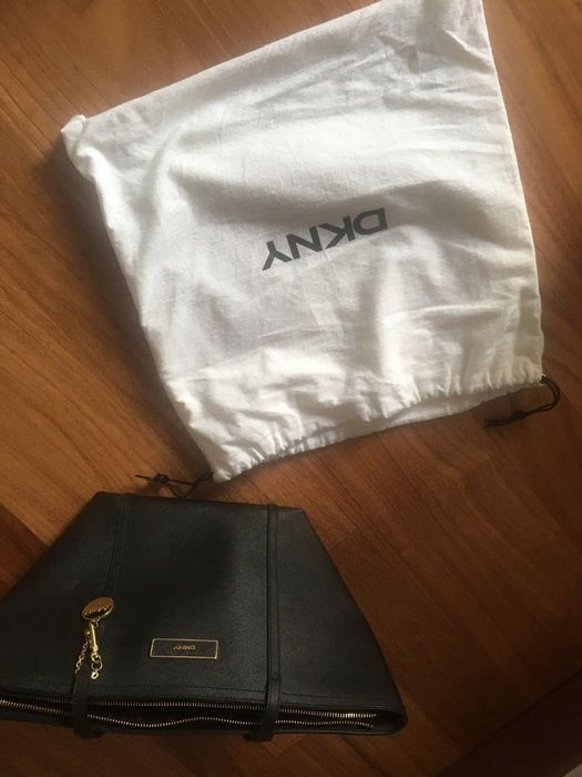 Mala Dkny preta como nova