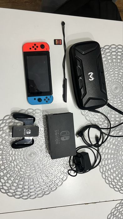 Konsola nintedndo switch +jedna gra