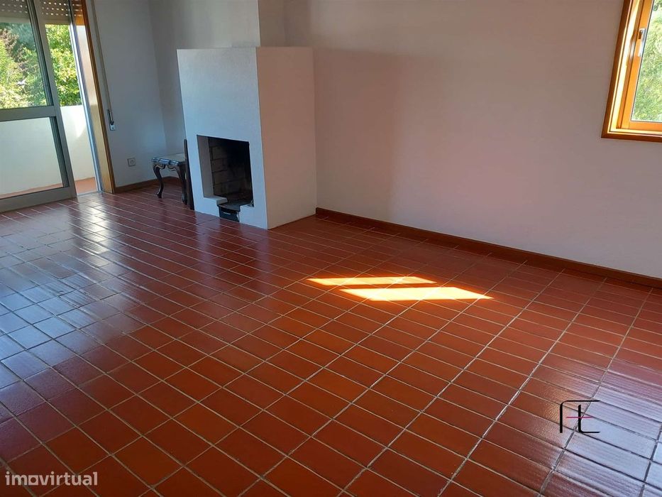 Apartamento T2 DUPLEX Venda em Gondomar (São Cosme), Valbom e Jovim,Go — Gondomar (São Cosme), Valbom E Jovim, Porto
