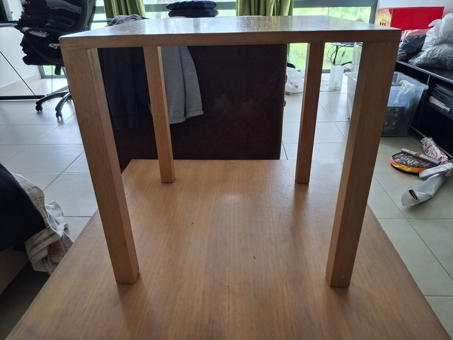 Mesa centro quadrada
