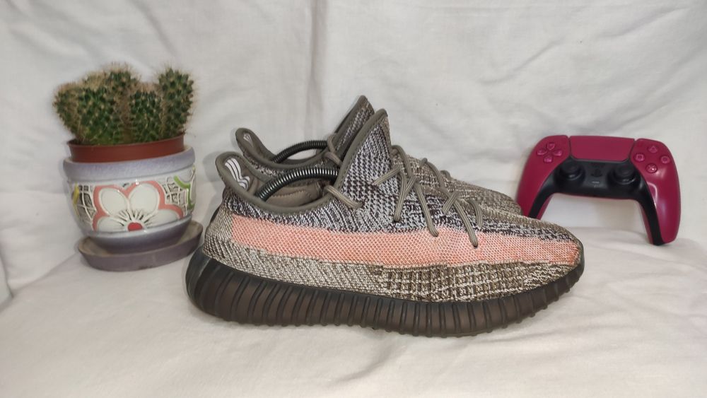 Чоловічі кросівки Adidas Yeezy Boost.Розмір 44