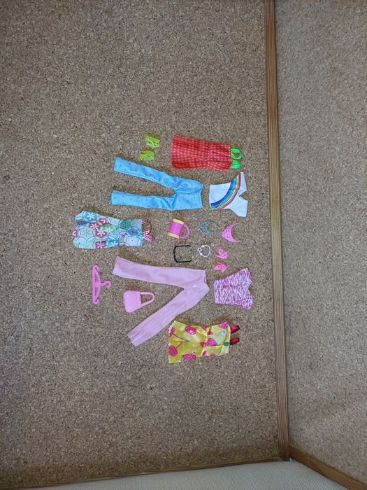 Barbie roupa nova. Vários conjuntos disponíveis