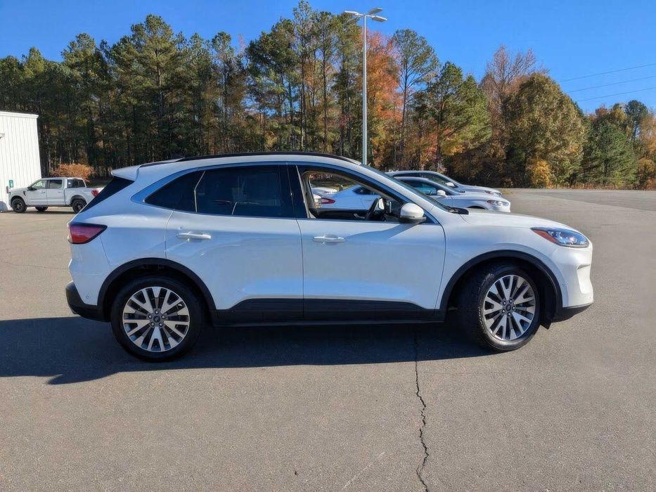 Ford Escape Hybrid Titanium      2020