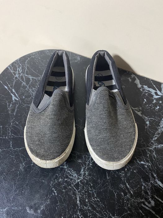 Продам кеды  2 пары