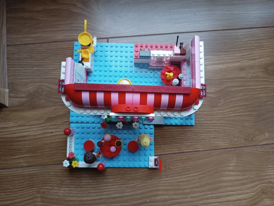 LEGO Friends 3061. Kawiarnia HEARTLAKE.