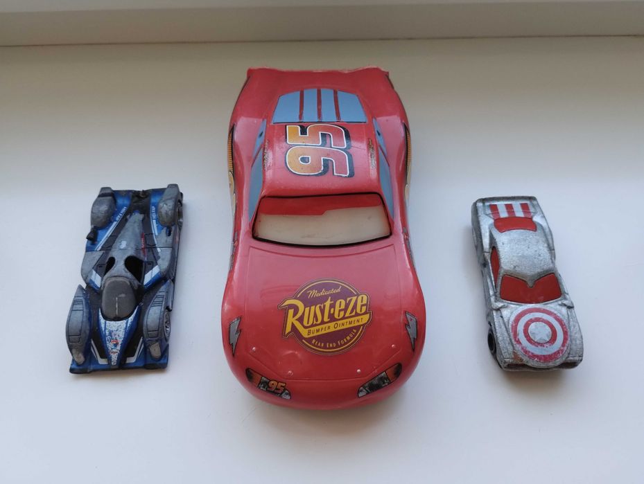 Модели металлических машинок автомобилей масштаб 1:43