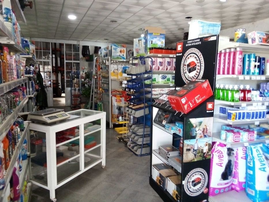 Vende Posto Combustivel, Café e Edificio
