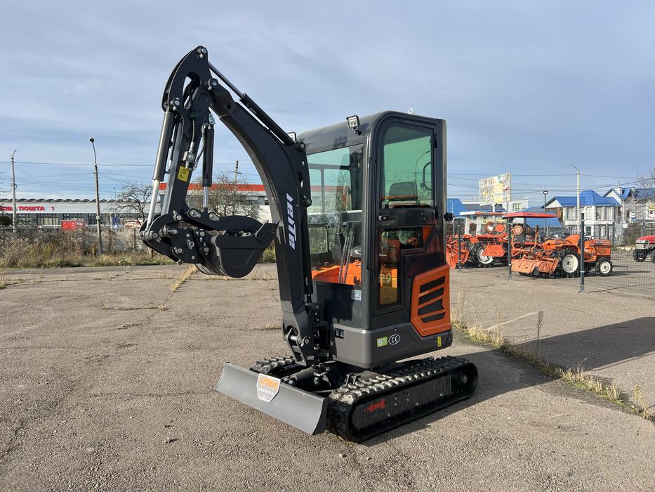 2-ох тонний гусеничний міні екскаватор з кабіною LeiTe LT1020 CAB