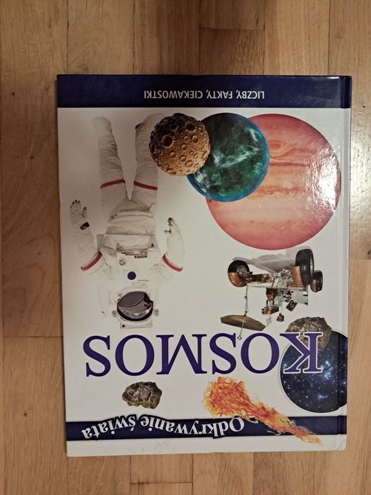 Książka z serii Odkrywanie świata " Kosmos "