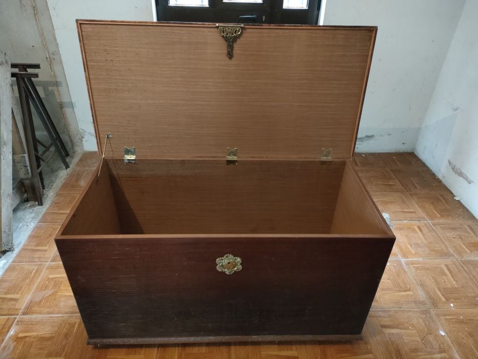 Arca / Baú em madeira trabalhada 50 €