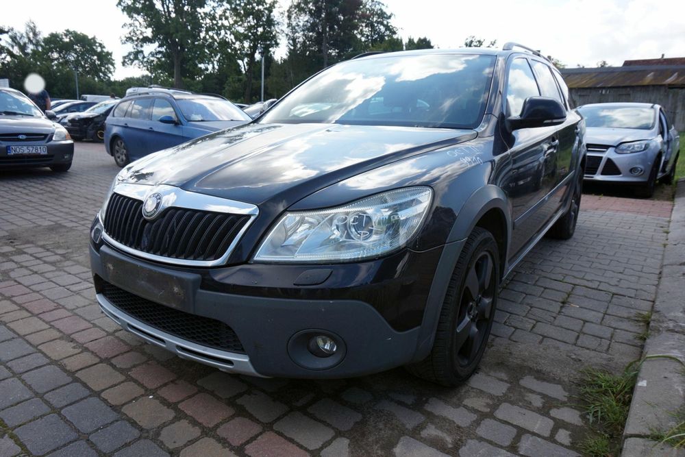 SKODA OCTAVIA II 1Z5 LIFT KOMBI 2010 9910 2.0 TDI BMM 140KM KXV 4X4 CZARNY na części