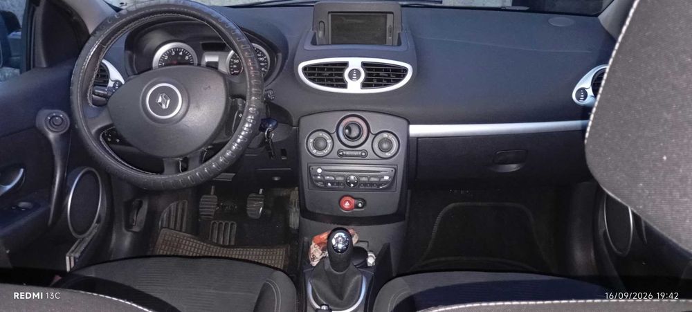 Vendo Renault Modelo Clio III Fase Phase II / facelift  Navegação Integrada / Versão com GPS.