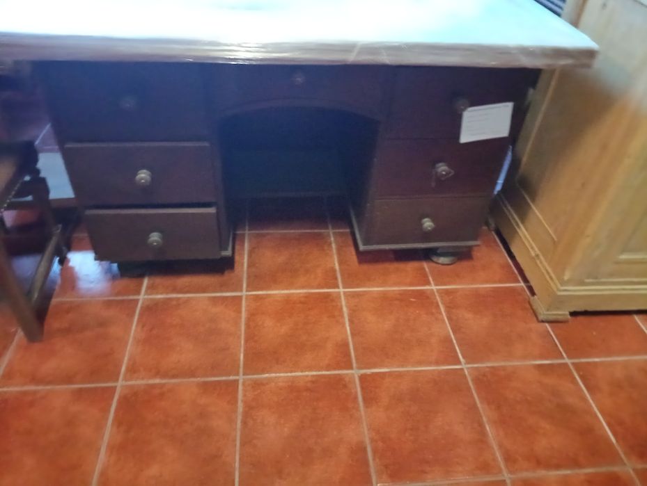 Recheio de loja de antiguidades