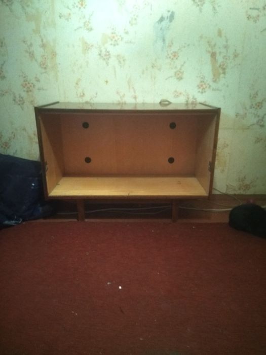 Тумба в прихожую ,на дачу на ножках