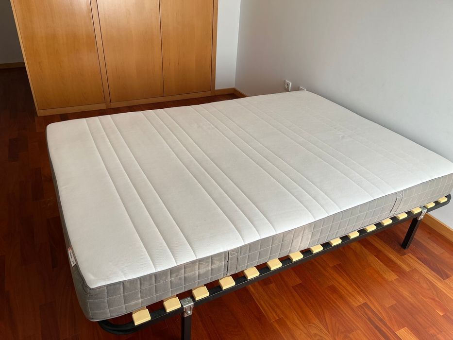Cama colchão + estrado 140x200