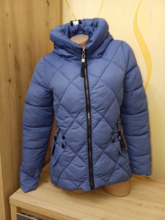 Женская куртка б/у