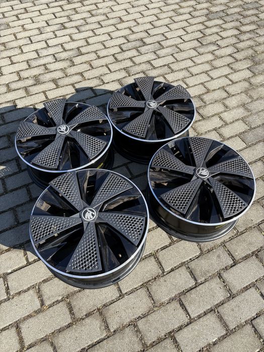 Oryginalne felgi 17” cali Skoda Kamiq Scala 5x100 6.5J VW Audi seat
