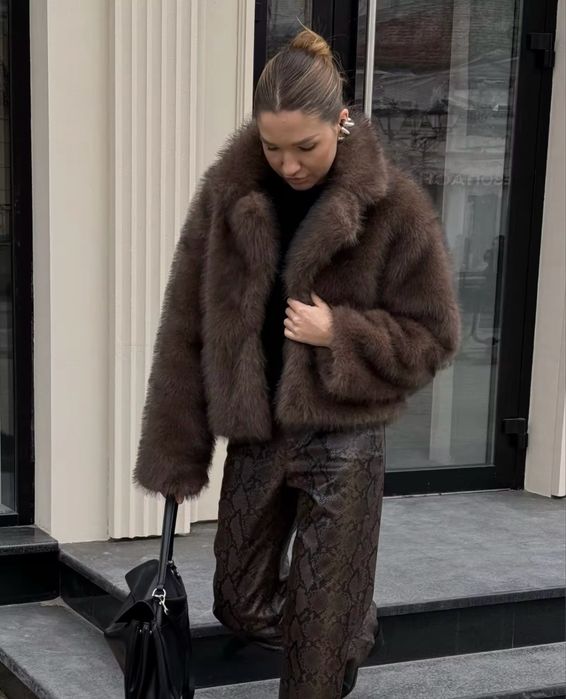 Шоколадна, коричнева еко шубка як ZARA