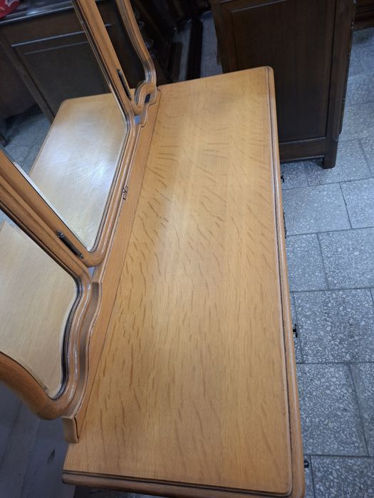 Francuska toaletka ludwikowska