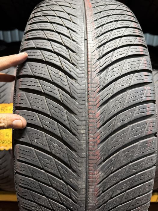 235/60 r18 Michelin 4шт