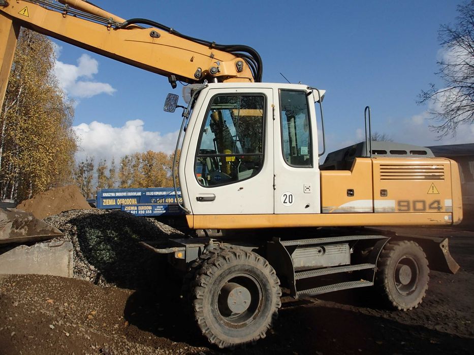 Usługi koparkami i koparko-ładowarkami