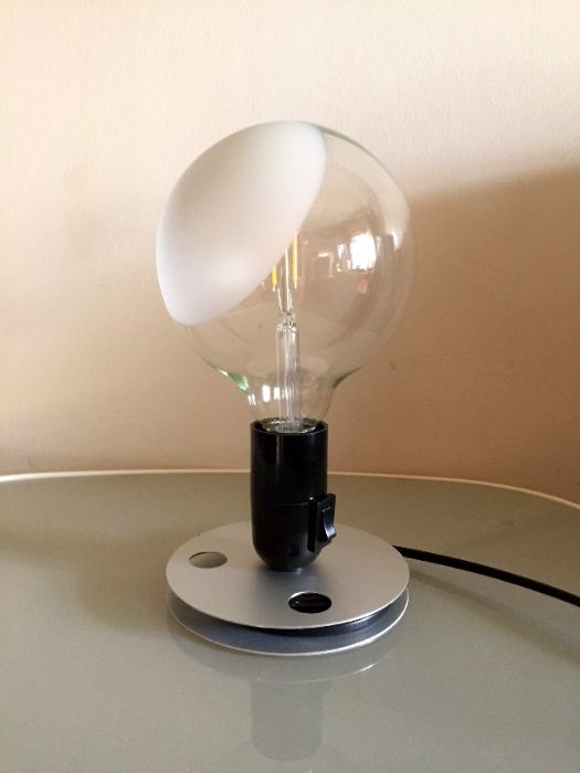 Candeeiro de mesa lampadina, preto de Achille Castiglioni 1972