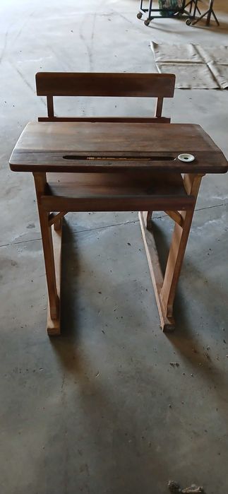 Carteira da escola primária.