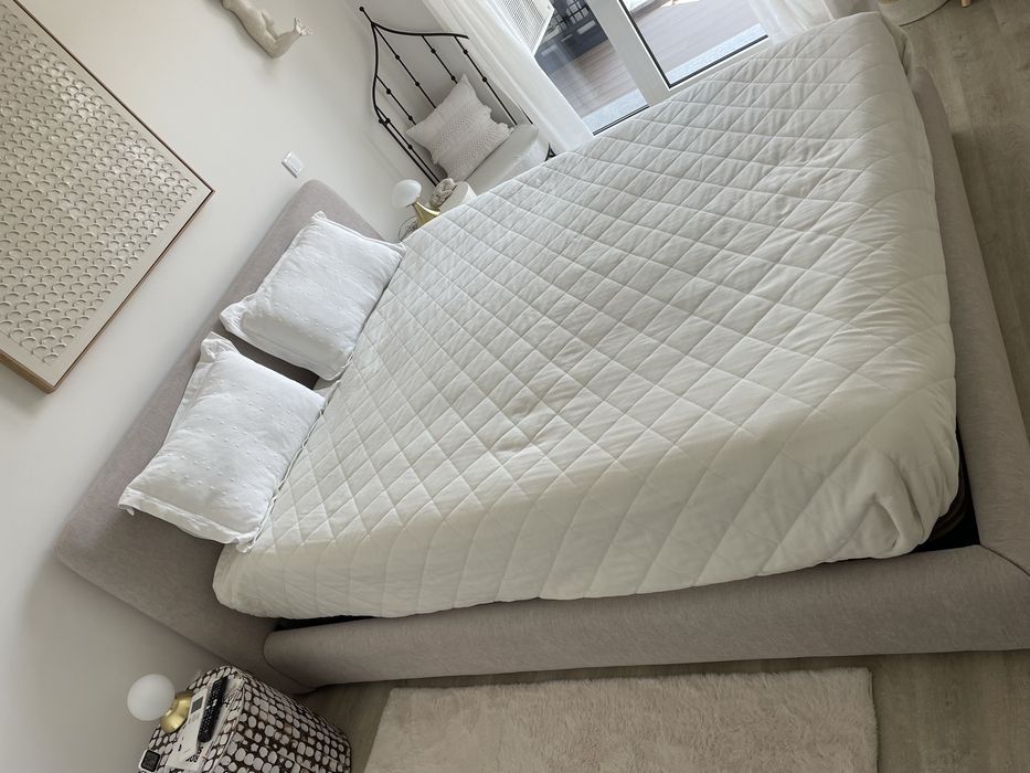 Cama bege + estrado 160x200 nova