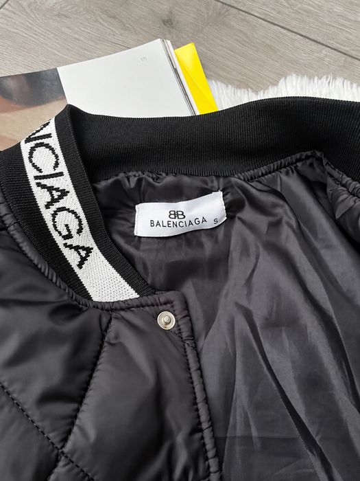 Стьобаний демісезонний бомбер Balenciaga