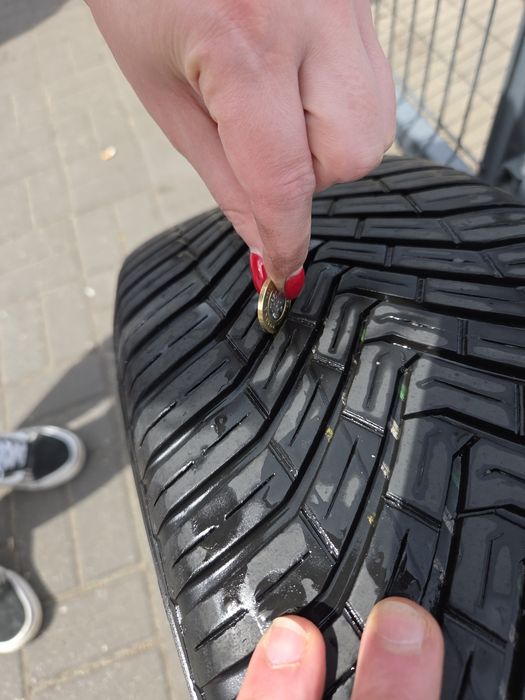 Felgi Alfa Romeo  z oponami wielosezonowymi Continental