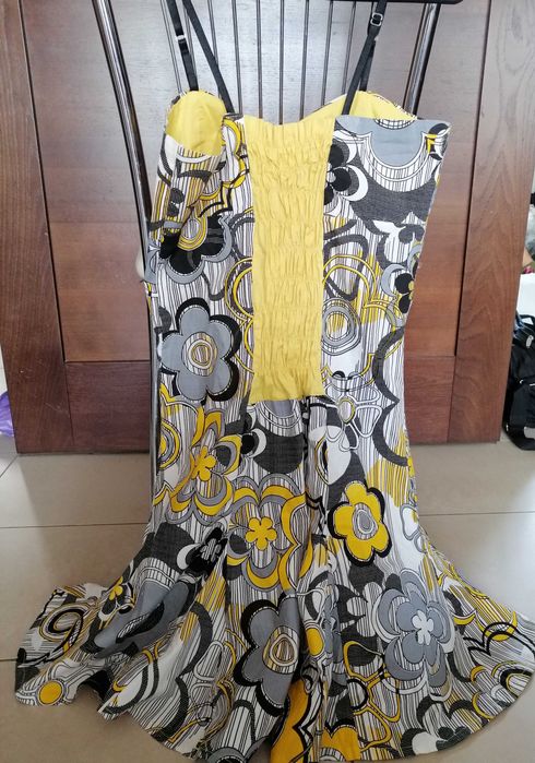 sukienka rozkloszowana na ramiączkach 36 38