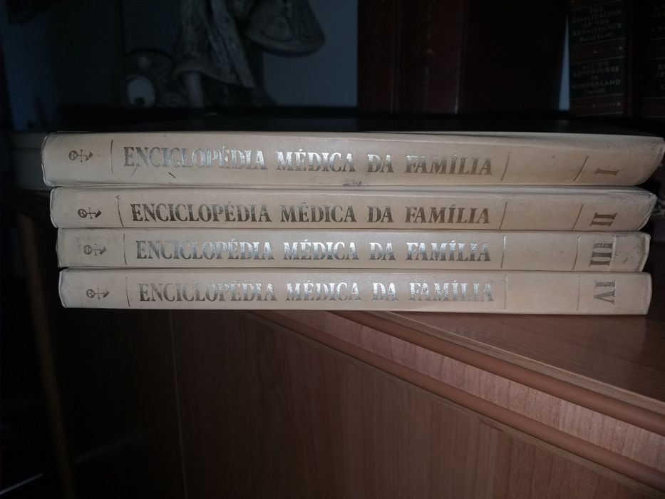 Coleção completa dos livros "Enciclopédia médica da família"