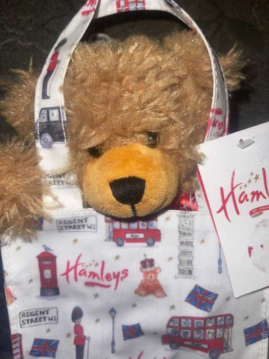 Шикарний подарунок Ведмедик Hamleys у сумці-тоут.
