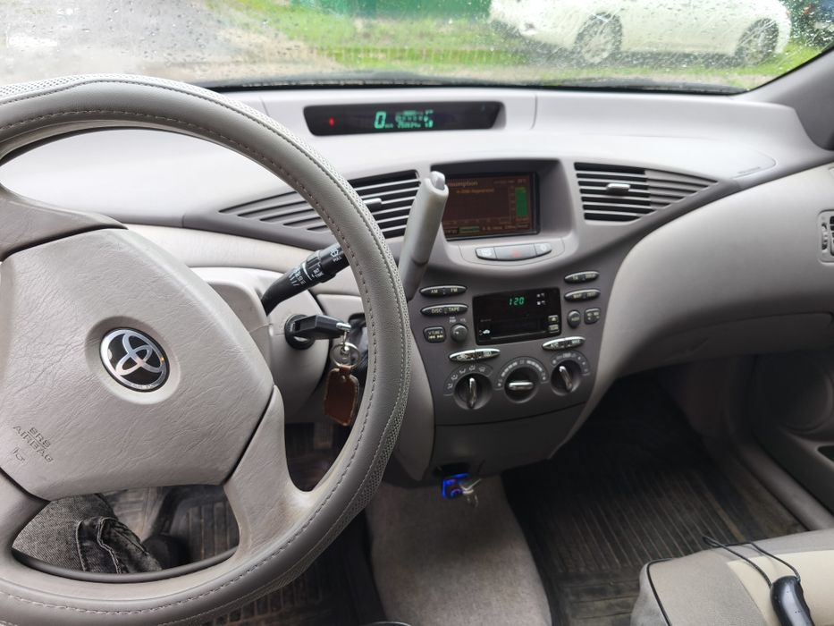 Продам Toyota Prius