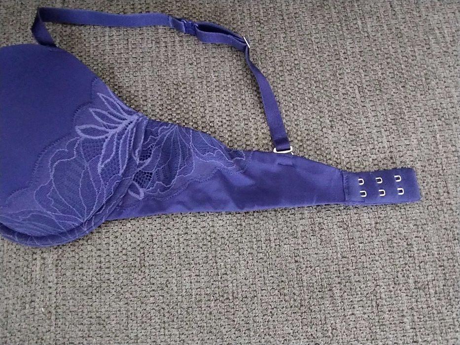 Biustonosz stanik r. 80B push-up granatowy Tchibo