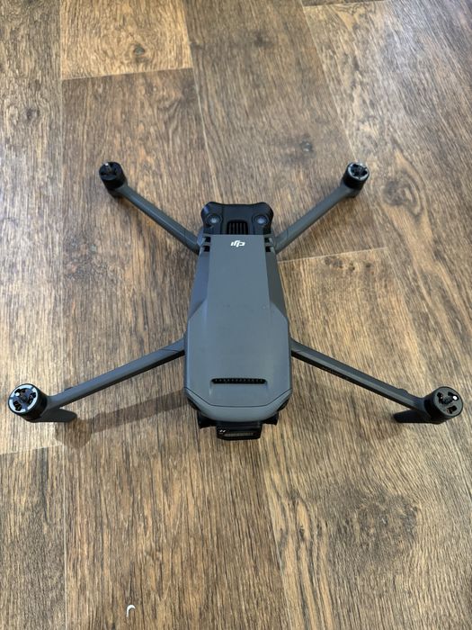 Dji mavic 3 мавік 3 чудовий стан 7 годин нальоту + батарея пропи