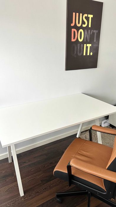 Secretária Grande - IKEA Trotten (140x80 cm)