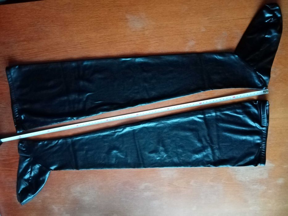 pończochy samonośne latexowe ,  długość 80 cm od pięt