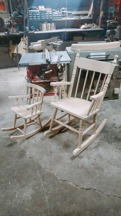 Cadeira baloiço em madeira