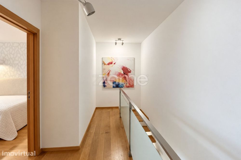 T2 Duplex mobilado ao Norteshoping|Garagem 2 carros|Matosinhos
