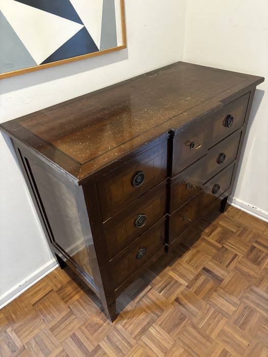 Comoda antiga em madeira