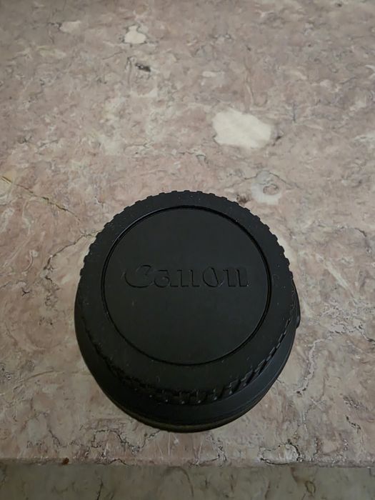 Objetiva Canon EF-S 55-250mm F4-5.6 IS STM
