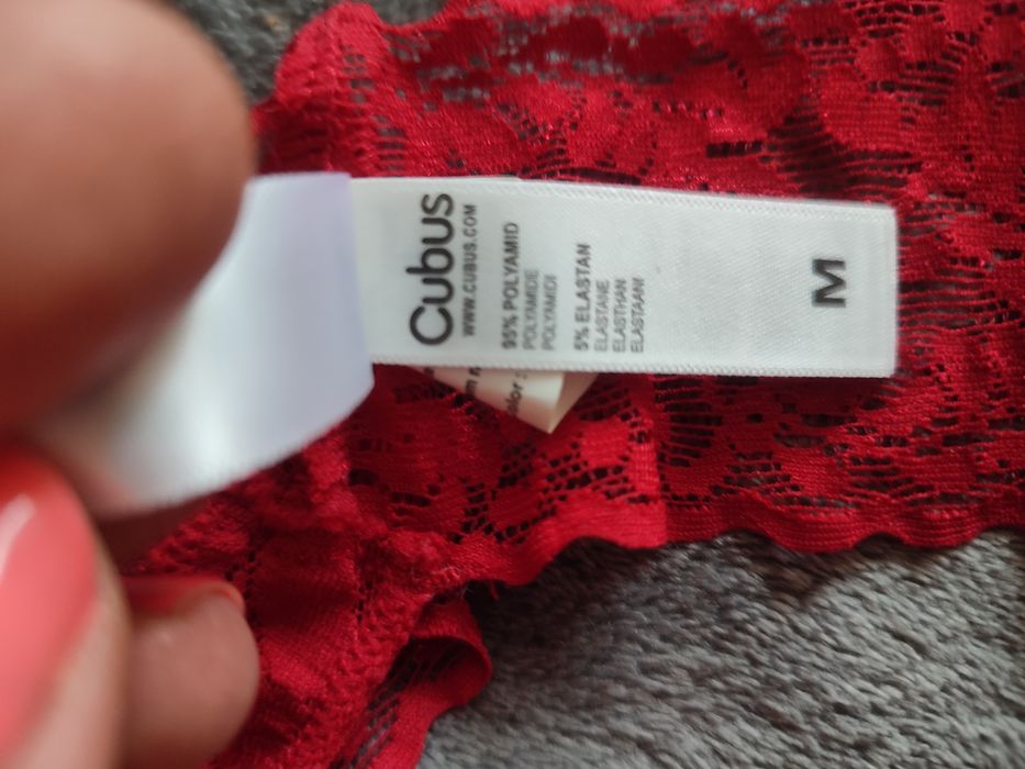 Stringi koronkowe Cubus M