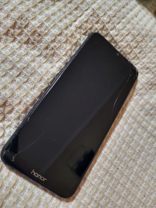 Honor 8A /32GB Black/ Полностью рабочий