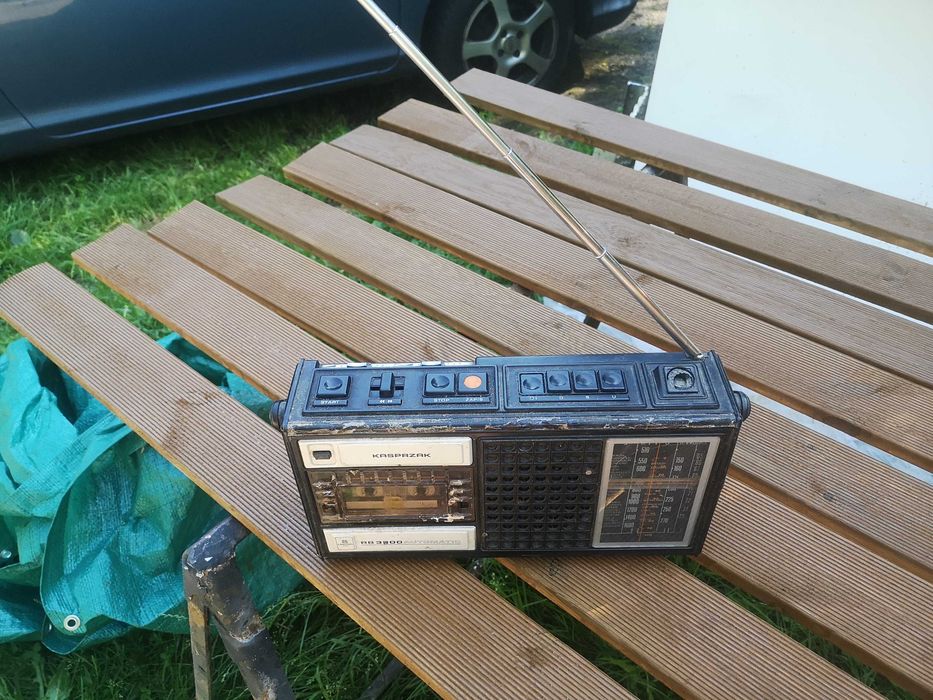 Zabytkowy radiomagnetofon Kasprzak RB 3200 unitra