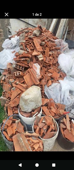 Faço vários tipos de limpeza entulho madeira armazém terreno casa obras sucata lixo