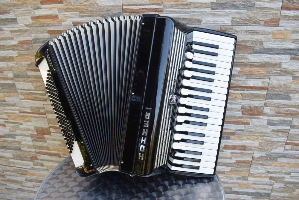 Acordeao Hohner Favorit IV P 4 Voz 96 Baixox, N . 324