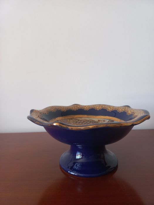 Taça com pé porcelana japonesa
