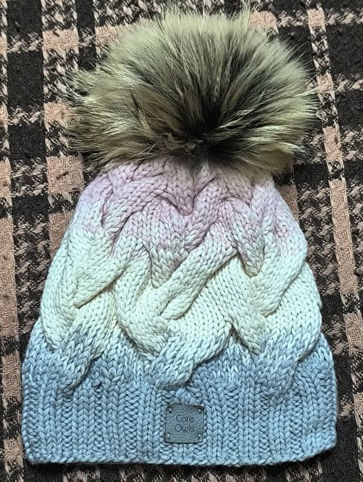 Зимова шапка на дівчинку