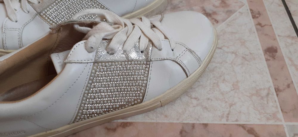 Buty sneakers rozmiar 37 z cekinami